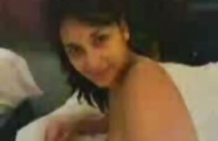 XXX वयस्क खेल खेलने संभोग मूवी के लिए एक दोस्त को आमंत्रित करें
